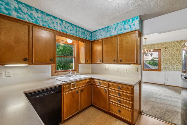 3414 Skyline Drive, Des Moines, IA 50310