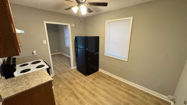 2152 S HUBERT CIR, Memphis, TN 38108