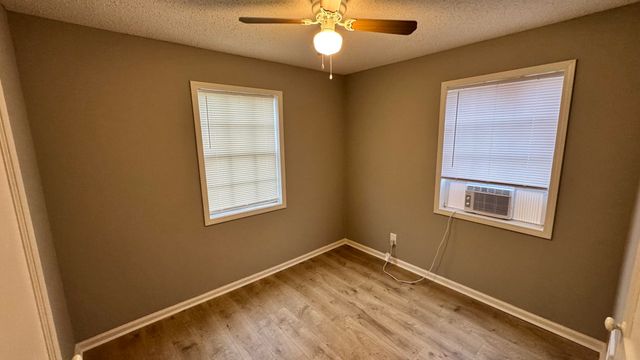 2152 S HUBERT CIR, Memphis, TN 38108