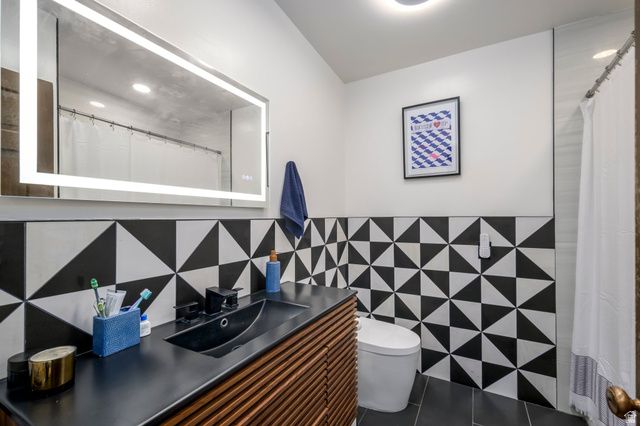 4533 S TANGLEWOOD DR, Holladay, UT 84117
