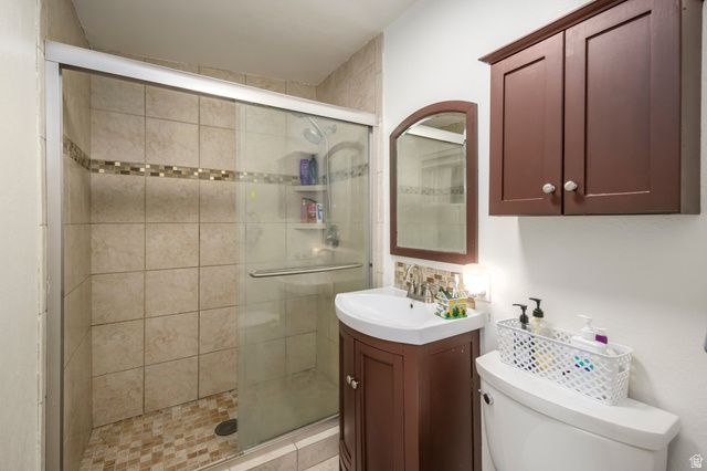4533 S TANGLEWOOD DR, Holladay, UT 84117