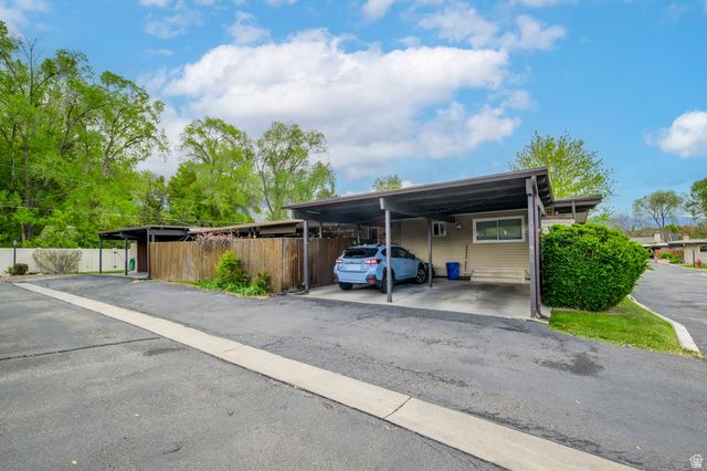 4533 S TANGLEWOOD DR, Holladay, UT 84117
