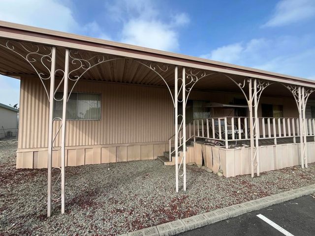 200 W San Bernardino Avenue 46, Rialto, CA 92376