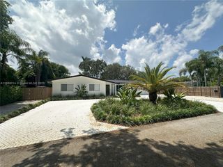 15812 SW 83rd Ct, Palmetto Bay, FL 33157