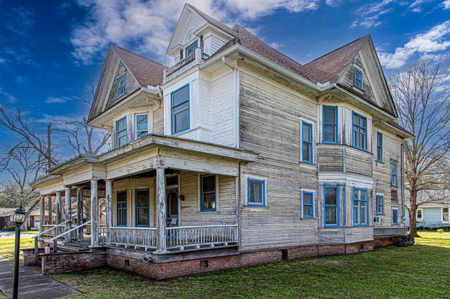 406 7th Street, Sealy, TX 77474