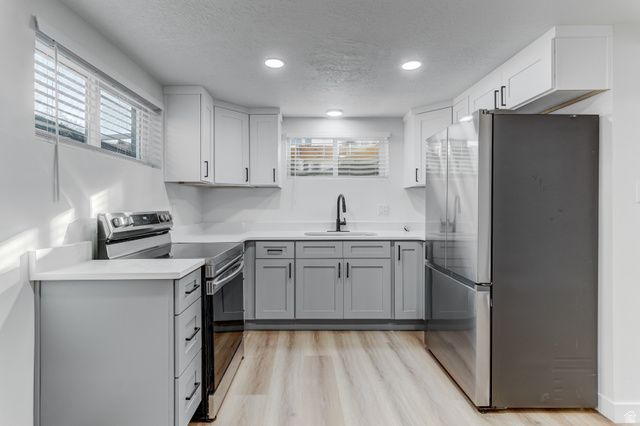 2045 W BOWLING AVE, Taylorsville, UT 84129