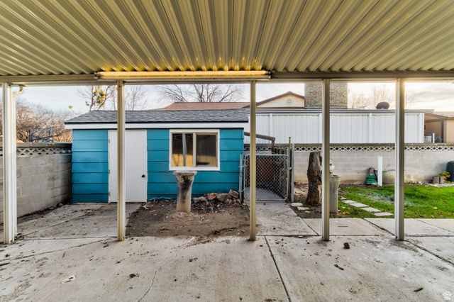 2045 W BOWLING AVE, Taylorsville, UT 84129