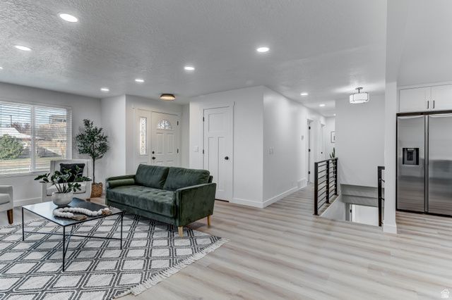 2045 W BOWLING AVE, Taylorsville, UT 84129