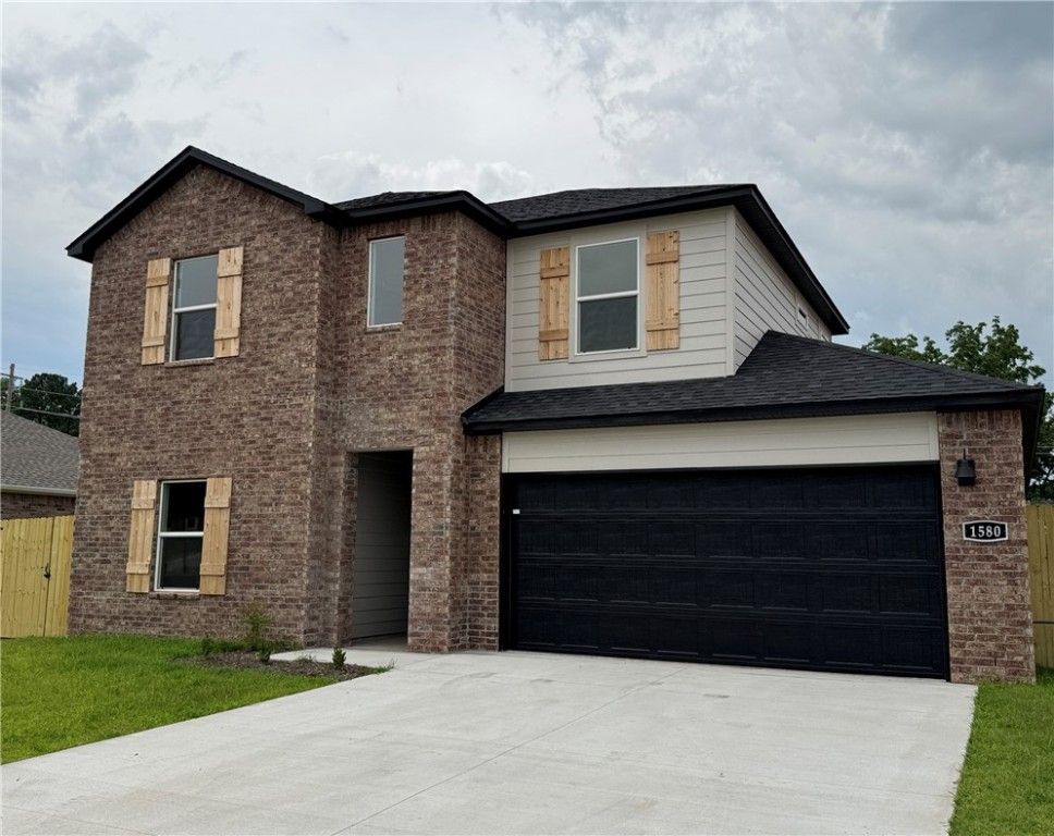 151 S Maroon Avenue, Fayetteville, AR 72704