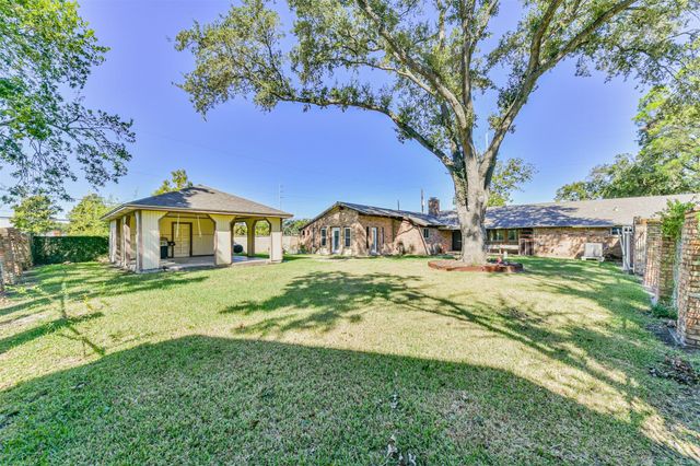 312 S 15th Street, La Porte, TX 77571