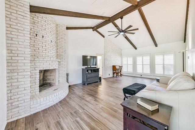 312 S 15th Street, La Porte, TX 77571