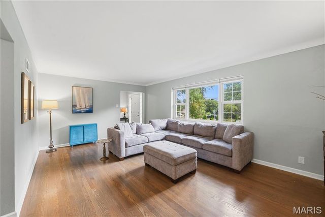7323 S Rock Hill, St Louis, MO 63123