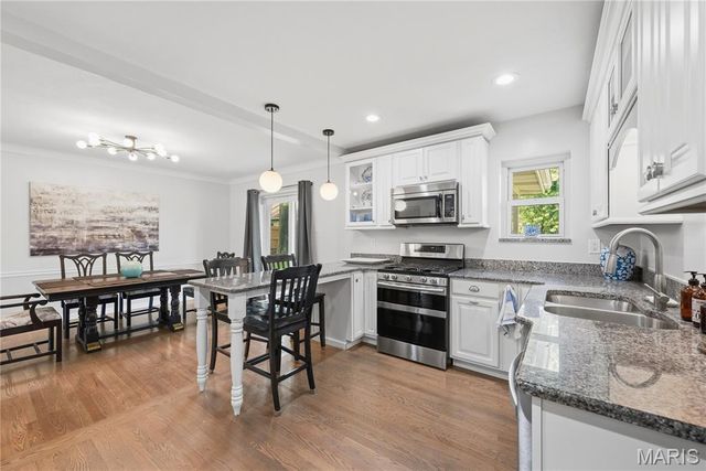 7323 S Rock Hill, St Louis, MO 63123