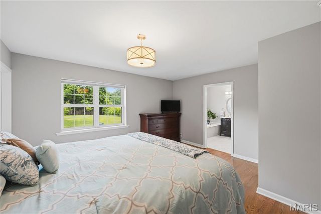 7323 S Rock Hill, St Louis, MO 63123