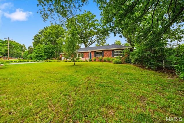 7323 S Rock Hill, St Louis, MO 63123