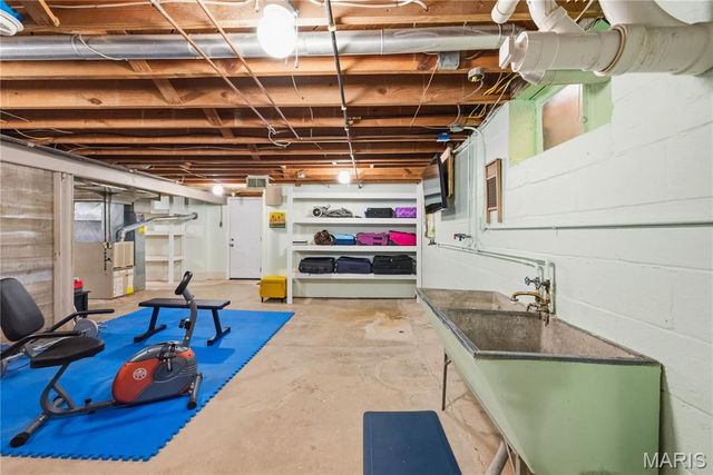 7323 S Rock Hill, St Louis, MO 63123