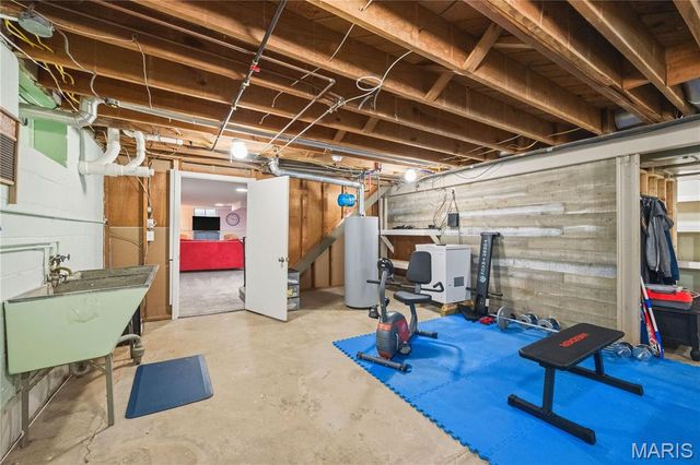 7323 S Rock Hill, St Louis, MO 63123