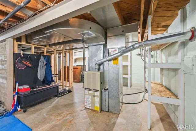 7323 S Rock Hill, St Louis, MO 63123