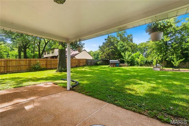 7323 S Rock Hill, St Louis, MO 63123