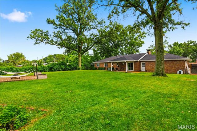 7323 S Rock Hill, St Louis, MO 63123