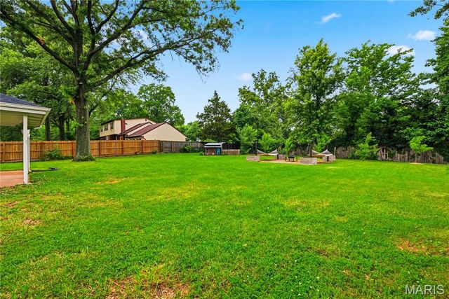 7323 S Rock Hill, St Louis, MO 63123