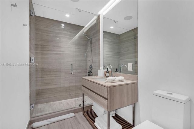 18975 Collins Ave 5302+Cabana 6, Sunny Isles Beach, FL 33160