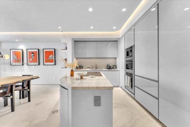 18975 Collins Ave 5302+Cabana 6, Sunny Isles Beach, FL 33160
