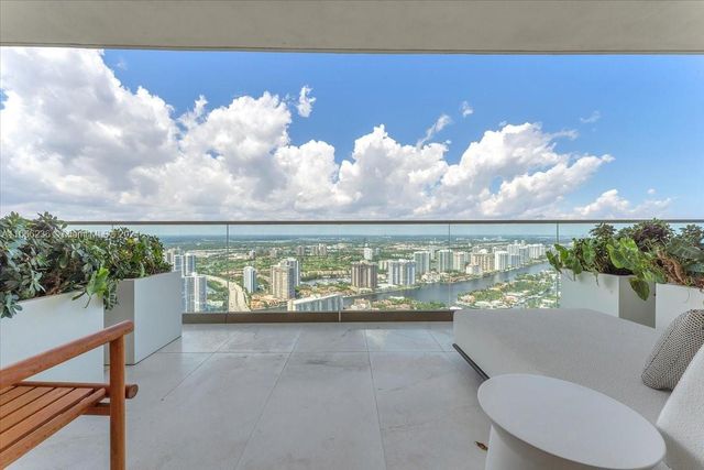18975 Collins Ave 5302+Cabana 6, Sunny Isles Beach, FL 33160