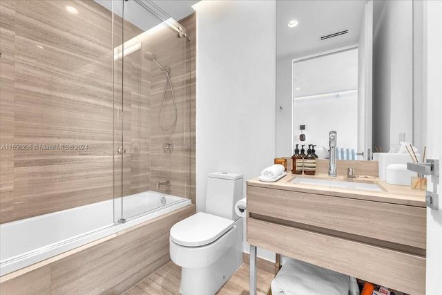 18975 Collins Ave 5302+Cabana 6, Sunny Isles Beach, FL 33160