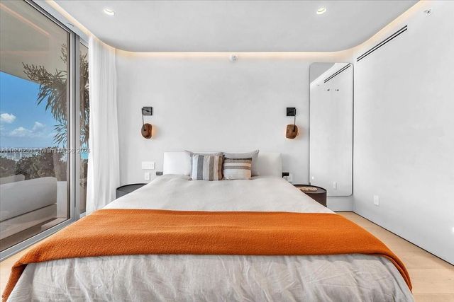 18975 Collins Ave 5302+Cabana 6, Sunny Isles Beach, FL 33160