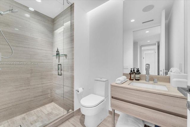 18975 Collins Ave 5302+Cabana 6, Sunny Isles Beach, FL 33160