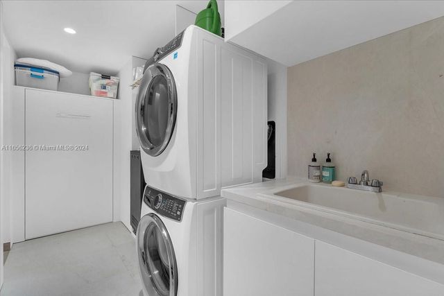 18975 Collins Ave 5302+Cabana 6, Sunny Isles Beach, FL 33160