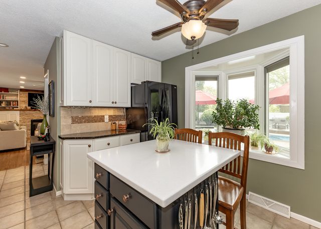 3805 Kenwood Avenue, Davenport, IA 52807