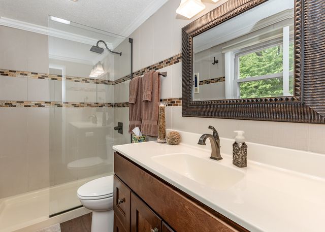 3805 Kenwood Avenue, Davenport, IA 52807