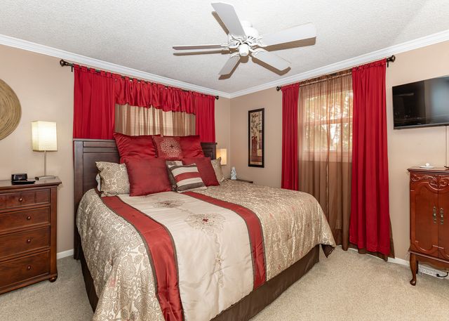 3805 Kenwood Avenue, Davenport, IA 52807