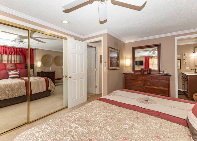 3805 Kenwood Avenue, Davenport, IA 52807