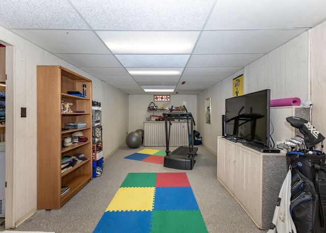 3805 Kenwood Avenue, Davenport, IA 52807