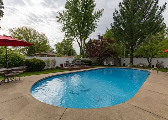 3805 Kenwood Avenue, Davenport, IA 52807