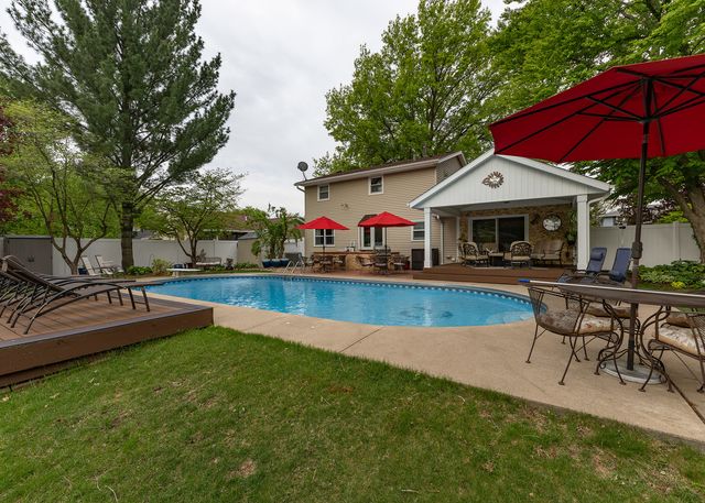 3805 Kenwood Avenue, Davenport, IA 52807