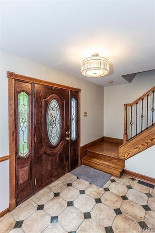 701 Oak Run Lane, Ballwin, MO 63021