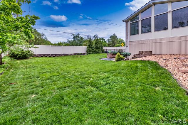 701 Oak Run Lane, Ballwin, MO 63021