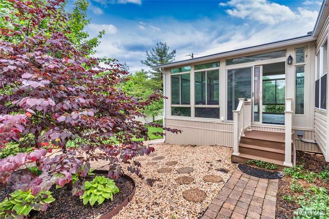 701 Oak Run Lane, Ballwin, MO 63021