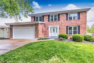 701 Oak Run Lane, Ballwin, MO 63021