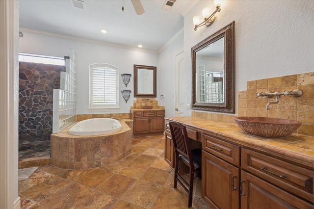 2128 Harold Street A, Houston, TX 77098