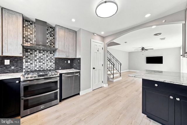 14 BUTTONWOOD RD, Stratford, NJ 08084