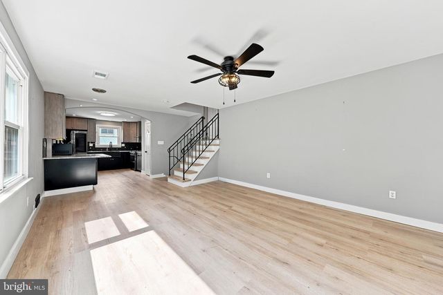 14 BUTTONWOOD RD, Stratford, NJ 08084