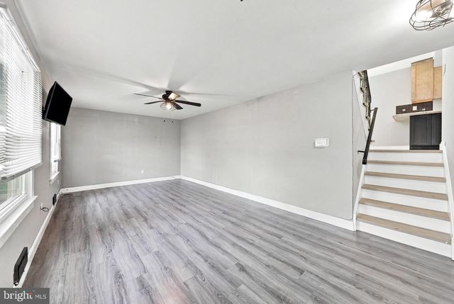 14 BUTTONWOOD RD, Stratford, NJ 08084