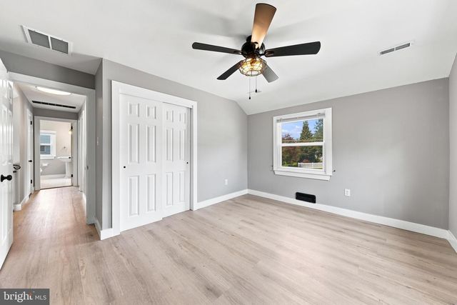 14 BUTTONWOOD RD, Stratford, NJ 08084