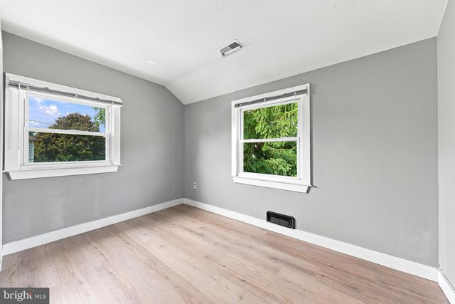 14 BUTTONWOOD RD, Stratford, NJ 08084