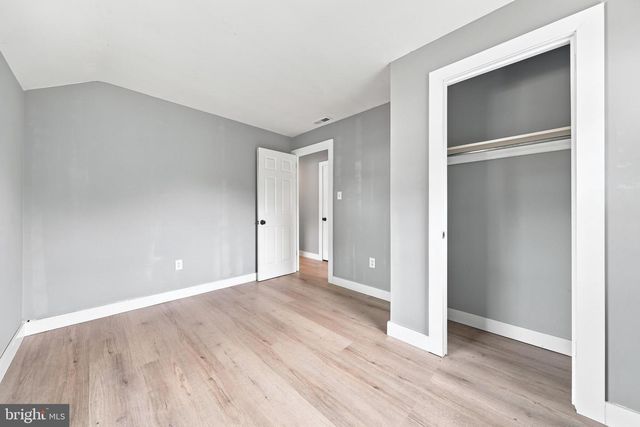14 BUTTONWOOD RD, Stratford, NJ 08084